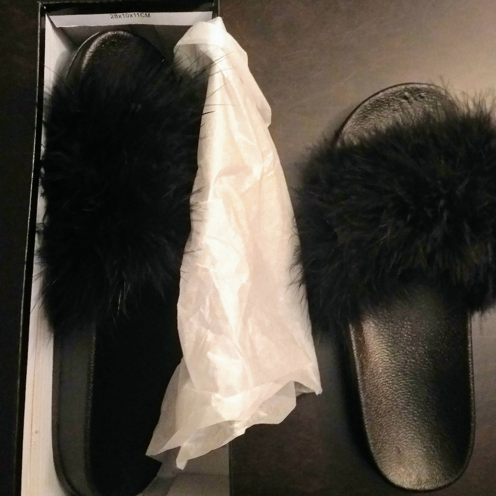 Pretty little thing fuzzy slides